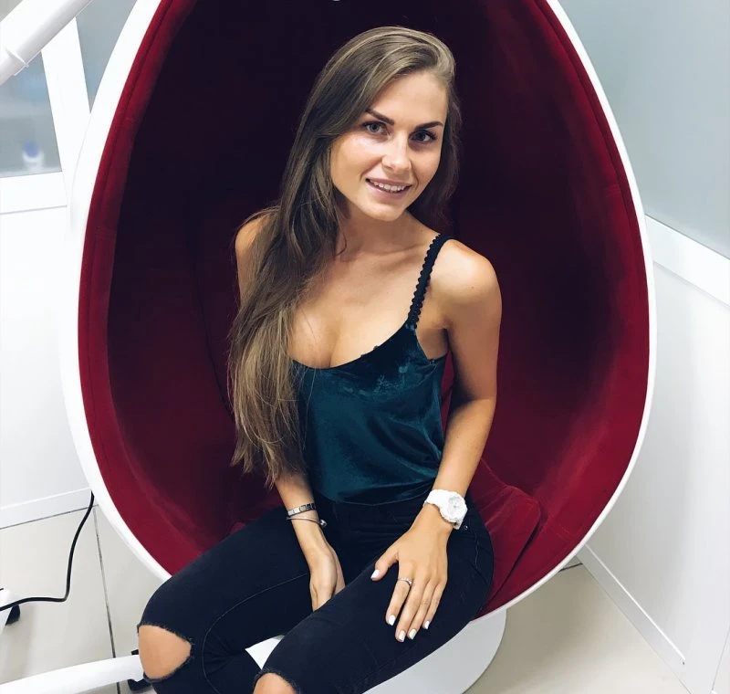 Чарівна краса: фотогалерея з вишуканою дівчиною – фото 2