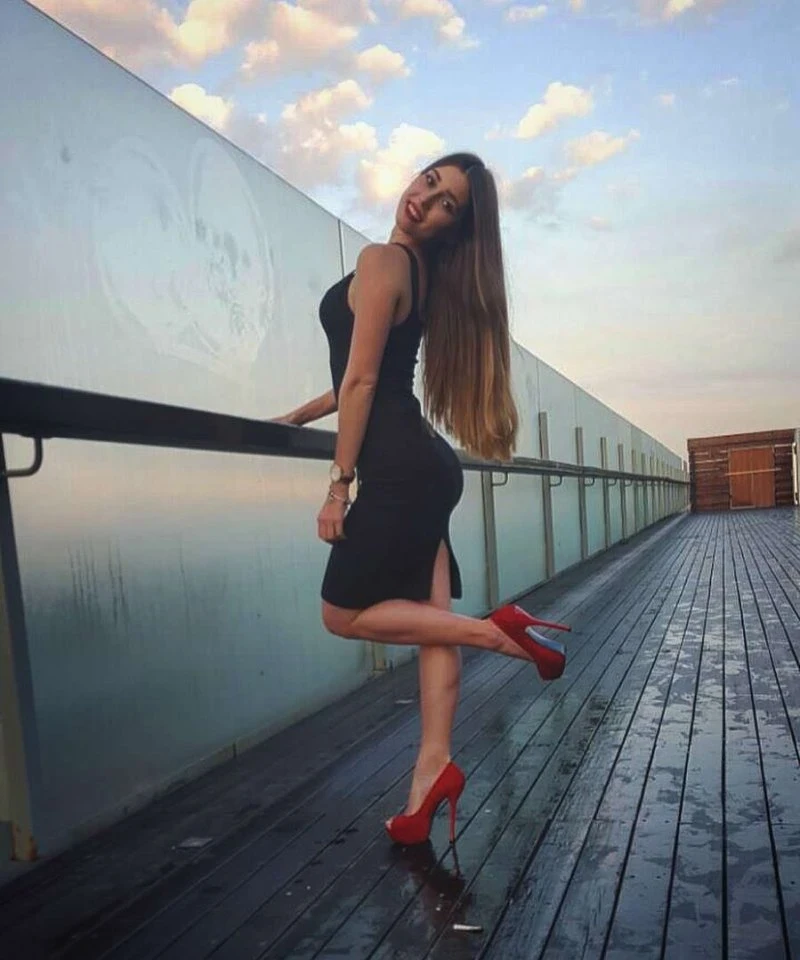 Елегантна красуня: фотогалерея з витонченими образами – фото 30