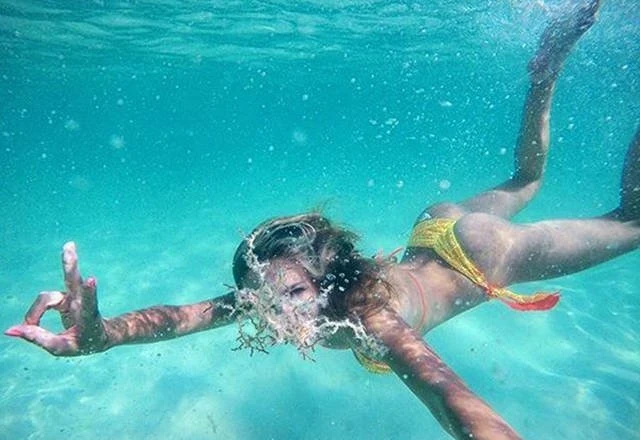 Елегантна красуня: фотогалерея жіночої грації – фото 31