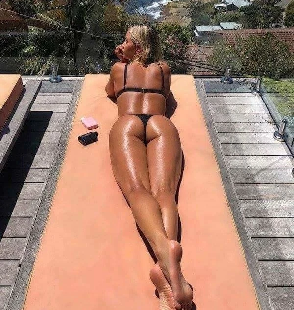 Зачарована краса: фотогалерея звабливої дівчини