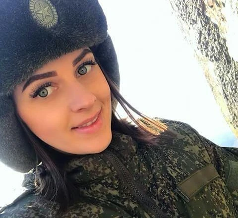 Елегантна краса: фотографії дівчини в стильному вбранні