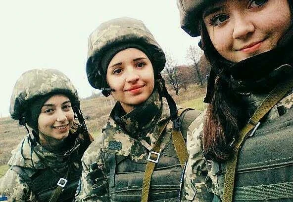 Елегантна краса: фотографії дівчини в стильному вбранні