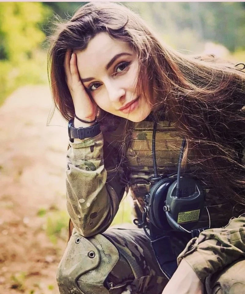 Елегантна краса: фотографії дівчини в стильному вбранні