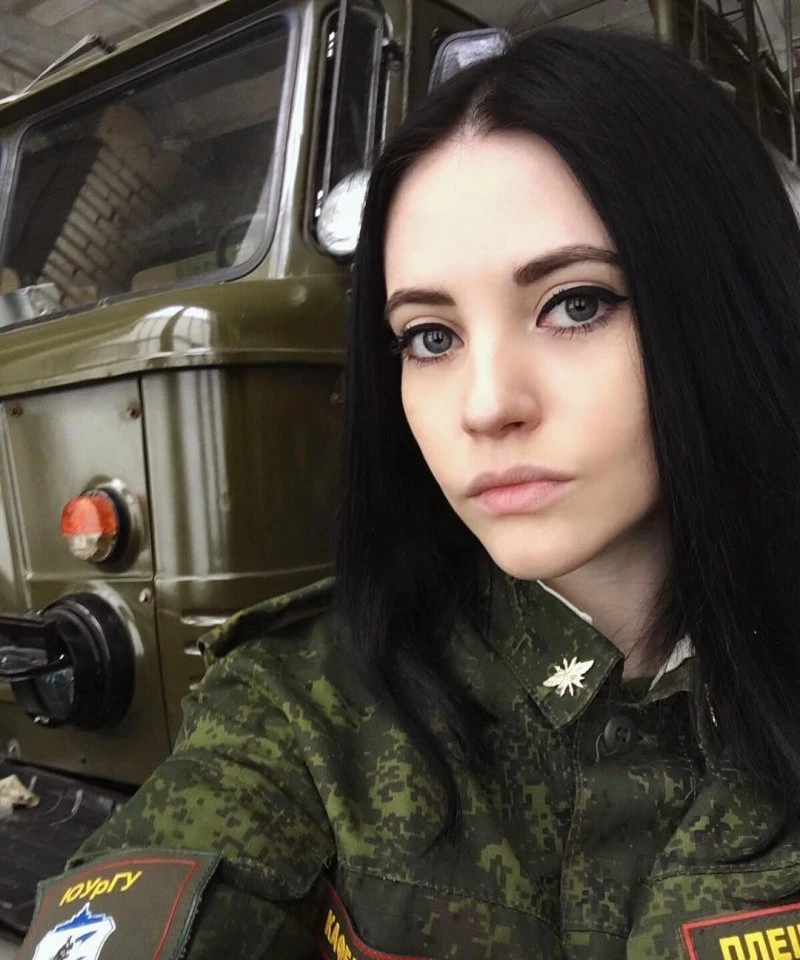 Елегантна краса: фотографії дівчини в стильному вбранні