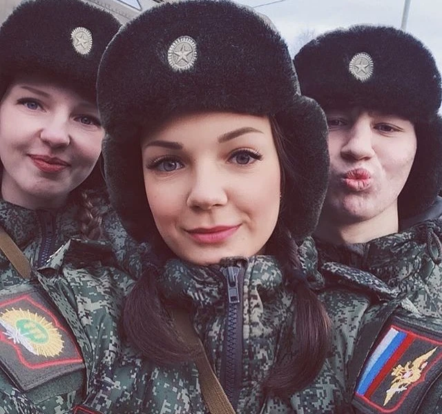 Елегантна краса: фотографії дівчини в стильному вбранні