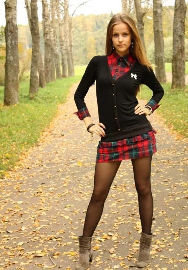 Заворожлива краса: фотогалерея з вишуканою молодою жінкою – фото 17
