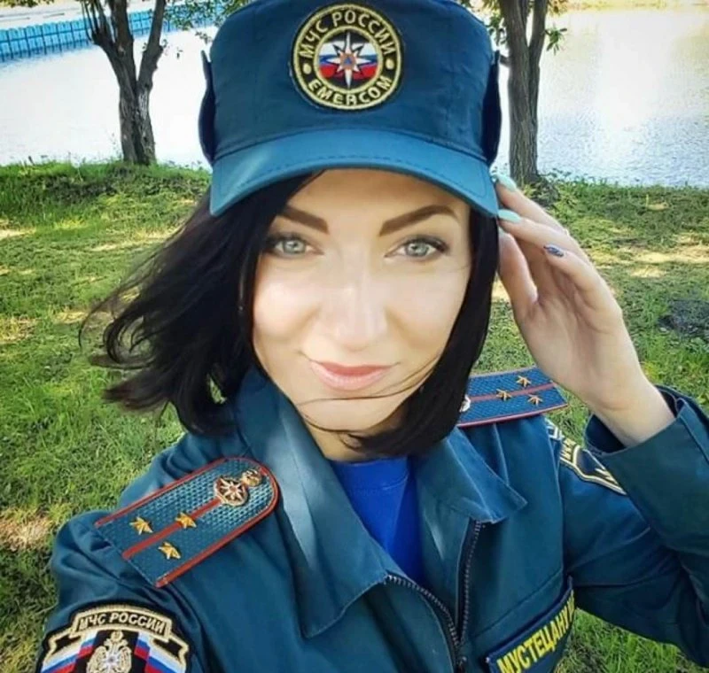 Зачаровуюча краса: фотогалерея з привабливою дівчиною – фото 10