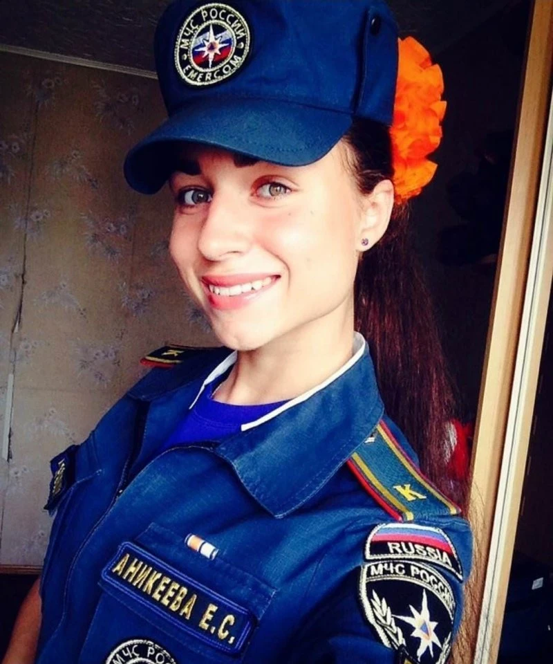 Зачаровуюча краса: фотогалерея з привабливою дівчиною – фото 11