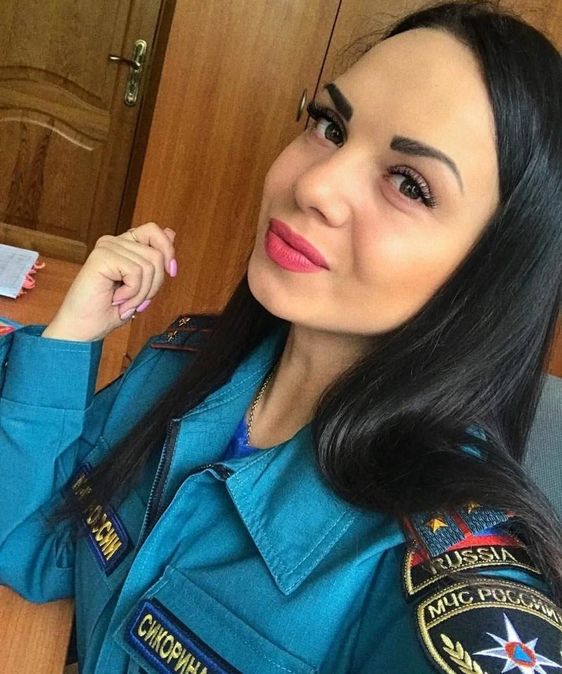Зачаровуюча краса: фотогалерея з привабливою дівчиною – фото 18