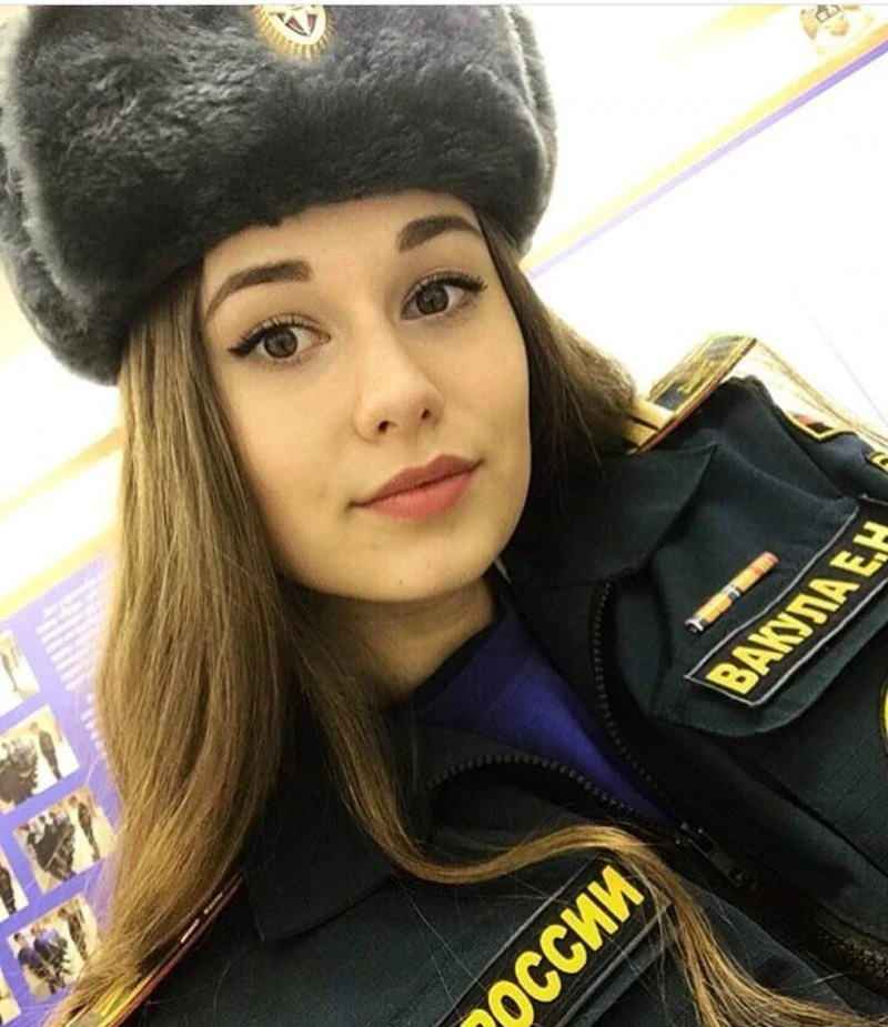 Зачаровуюча краса: фотогалерея з привабливою дівчиною – фото 19