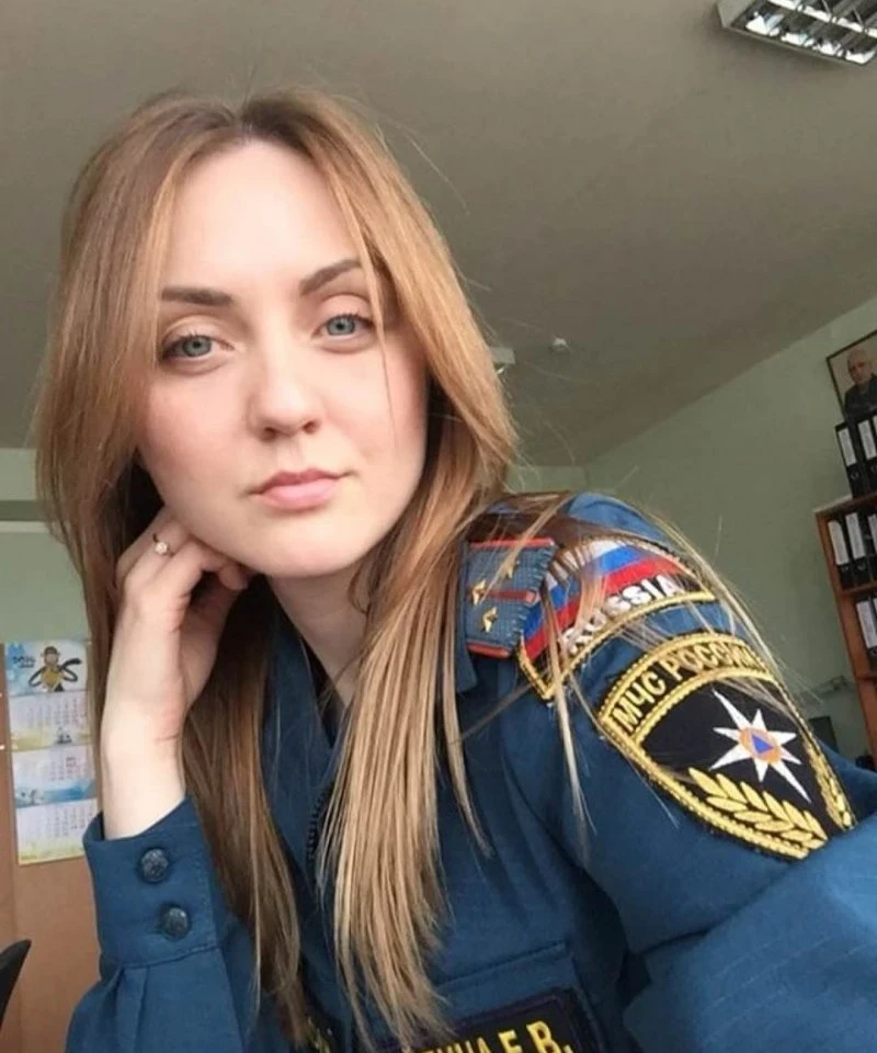Зачаровуюча краса: фотогалерея з привабливою дівчиною – фото 21