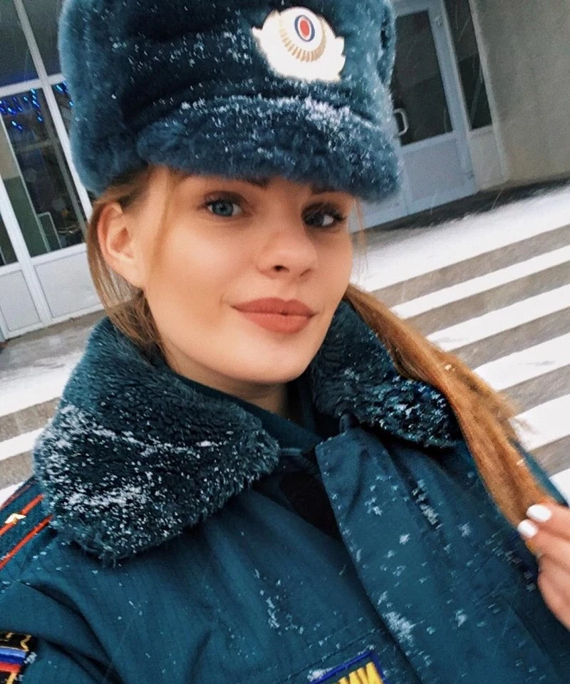 Зачаровуюча краса: фотогалерея з привабливою дівчиною – фото 27