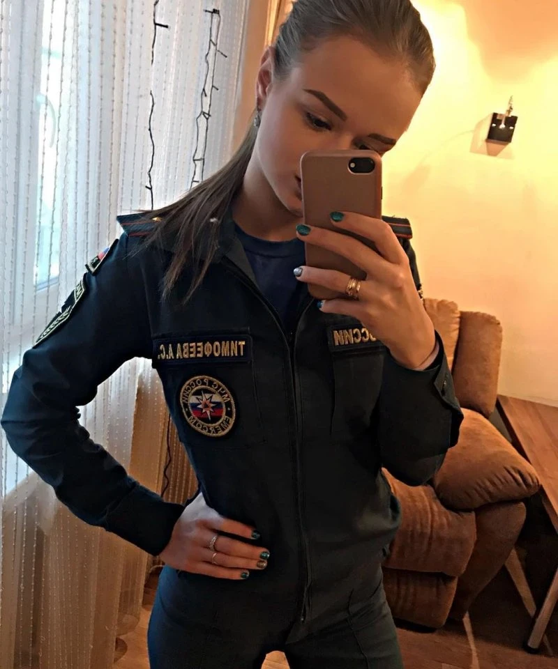 Зачаровуюча краса: фотогалерея з привабливою дівчиною – фото 28