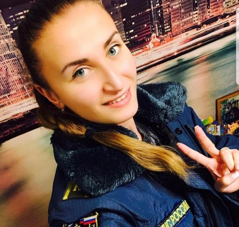 Зачаровуюча краса: фотогалерея з привабливою дівчиною – фото 3
