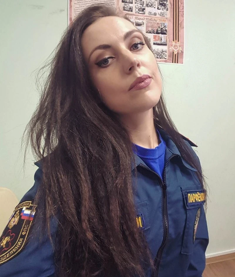 Зачаровуюча краса: фотогалерея з привабливою дівчиною – фото 9