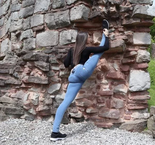 Зачарована краса: фотогалерея звабливої дівчини – фото 30