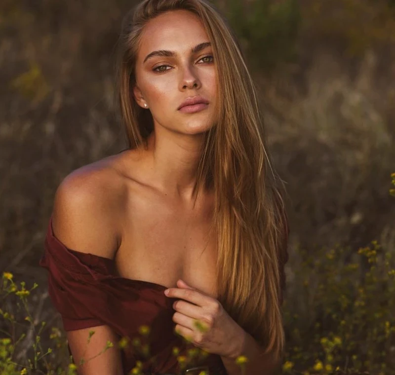Елегантна краса: фотогалерея з чарівною молодою жінкою – фото 24