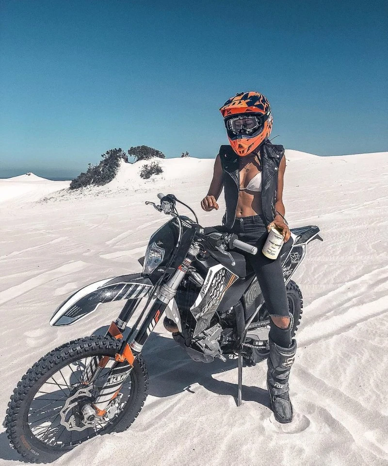 Зачаровуюча краса: фотогалерея звабливої дівчини