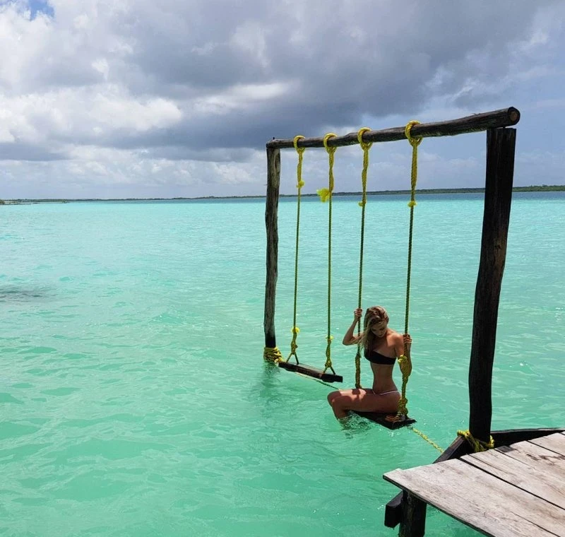 Зачаровуюча краса: фотогалерея з привабливою дівчиною – фото 25