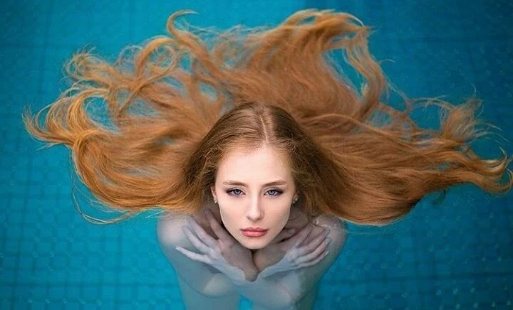 Зачаровуюча краса: фотогалерея з привабливою молодою жінкою – фото 2