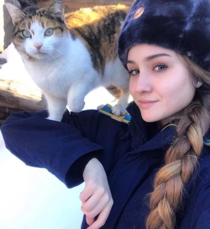 Зачарована краса: фотогалерея з вишуканою дівчиною – фото 12