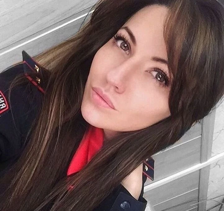 Зачарована краса: фотогалерея з вишуканою дівчиною – фото 15