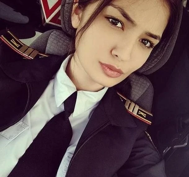 Зачарована краса: фотогалерея з вишуканою дівчиною – фото 2