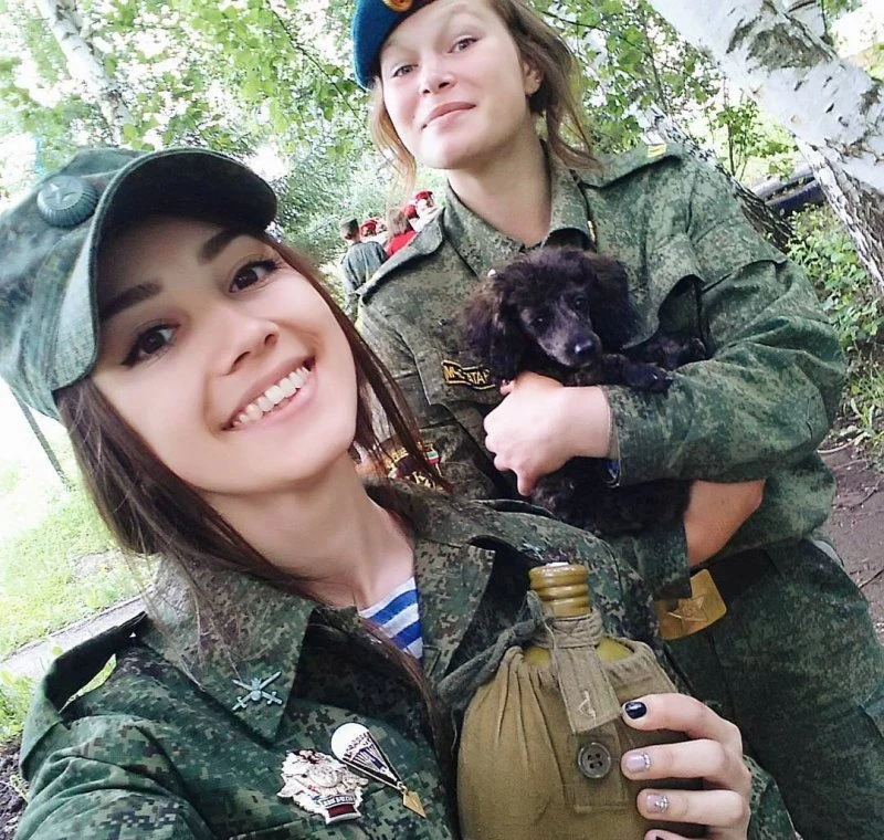 Зачарована краса: фотогалерея з вишуканою дівчиною – фото 23