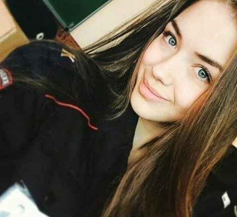 Зачарована краса: фотогалерея з вишуканою дівчиною – фото 3