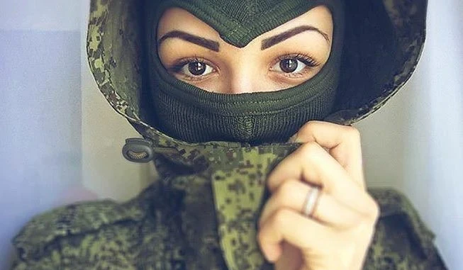 Зачарована краса: фотогалерея з вишуканою дівчиною – фото 8