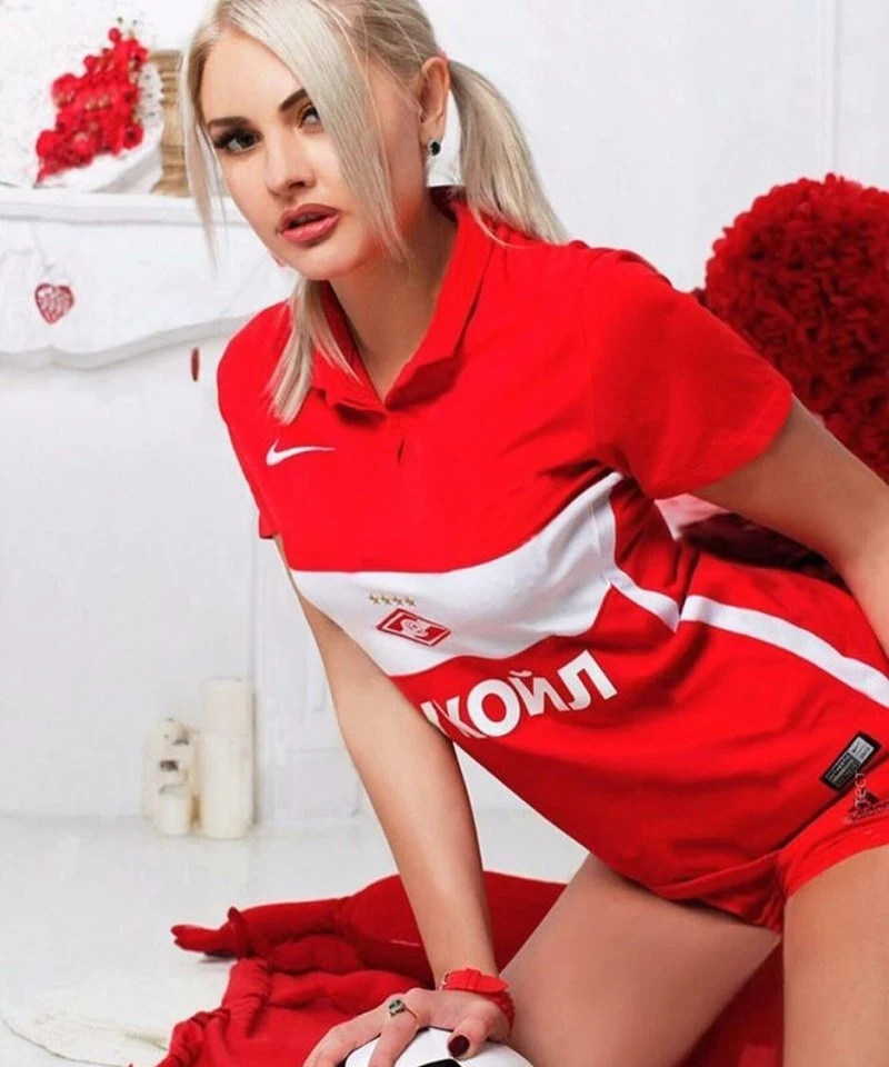 Елегантна красуня: фотогалерея з натяком на чарівність – фото 30