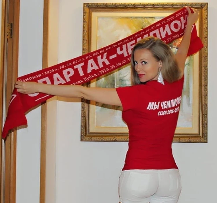 Елегантна красуня: фотогалерея з натяком на чарівність – фото 39