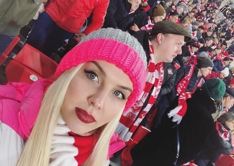 Елегантна красуня: фотогалерея з натяком на чарівність – фото 43