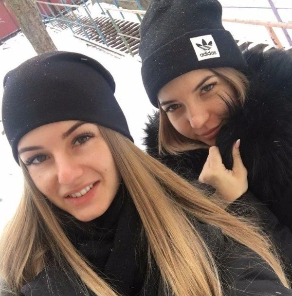 Зачаровуюча краса: фотогалерея молодої дівчини – фото 10