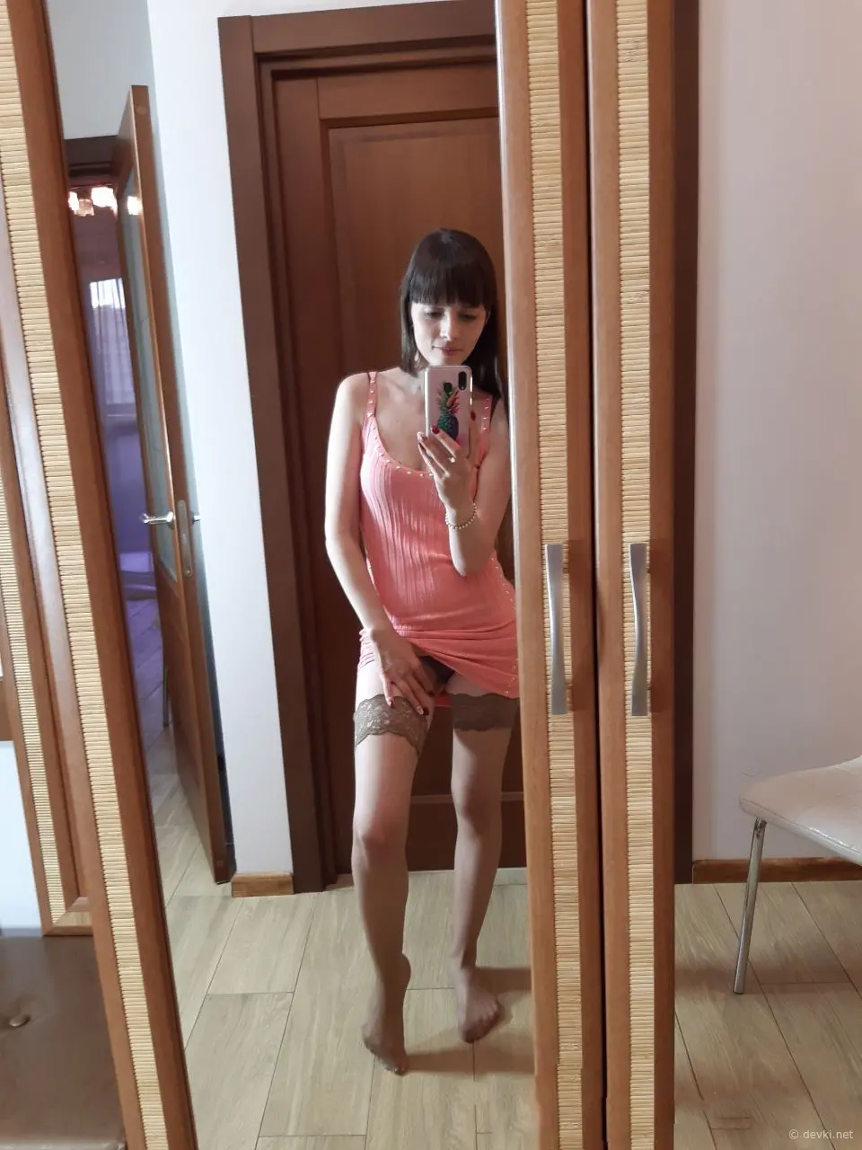 Зачарована краса: фотогалерея зі стильною дівчиною