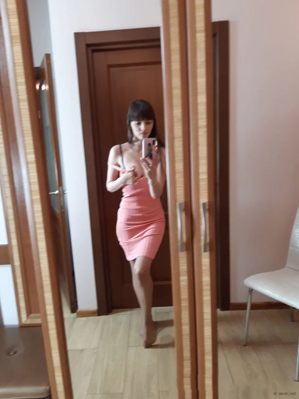Зачарована краса: фотогалерея зі стильною дівчиною